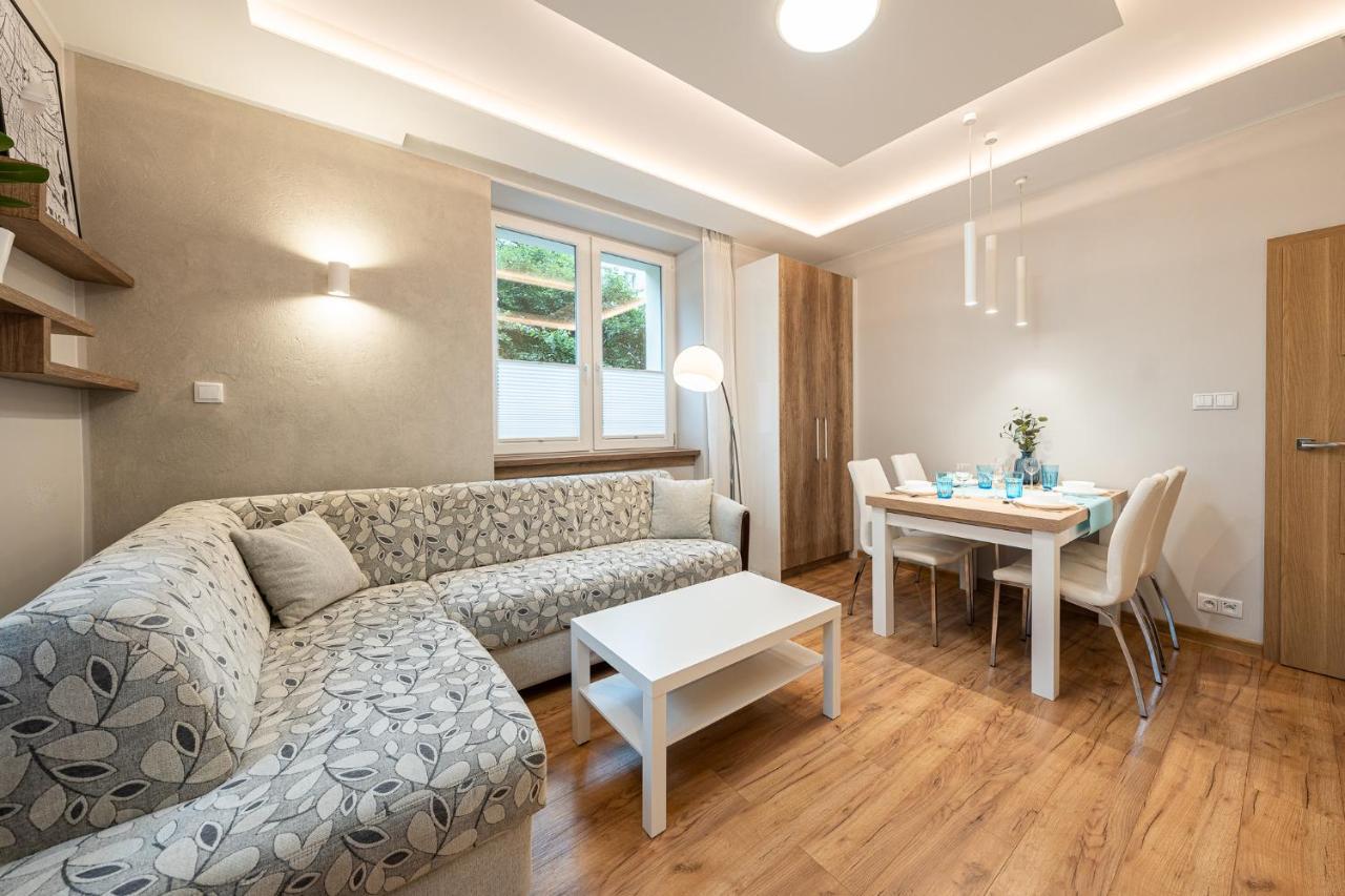Apartment Bluebird Katowice Near Spodek Mck & City Center Екстер'єр фото