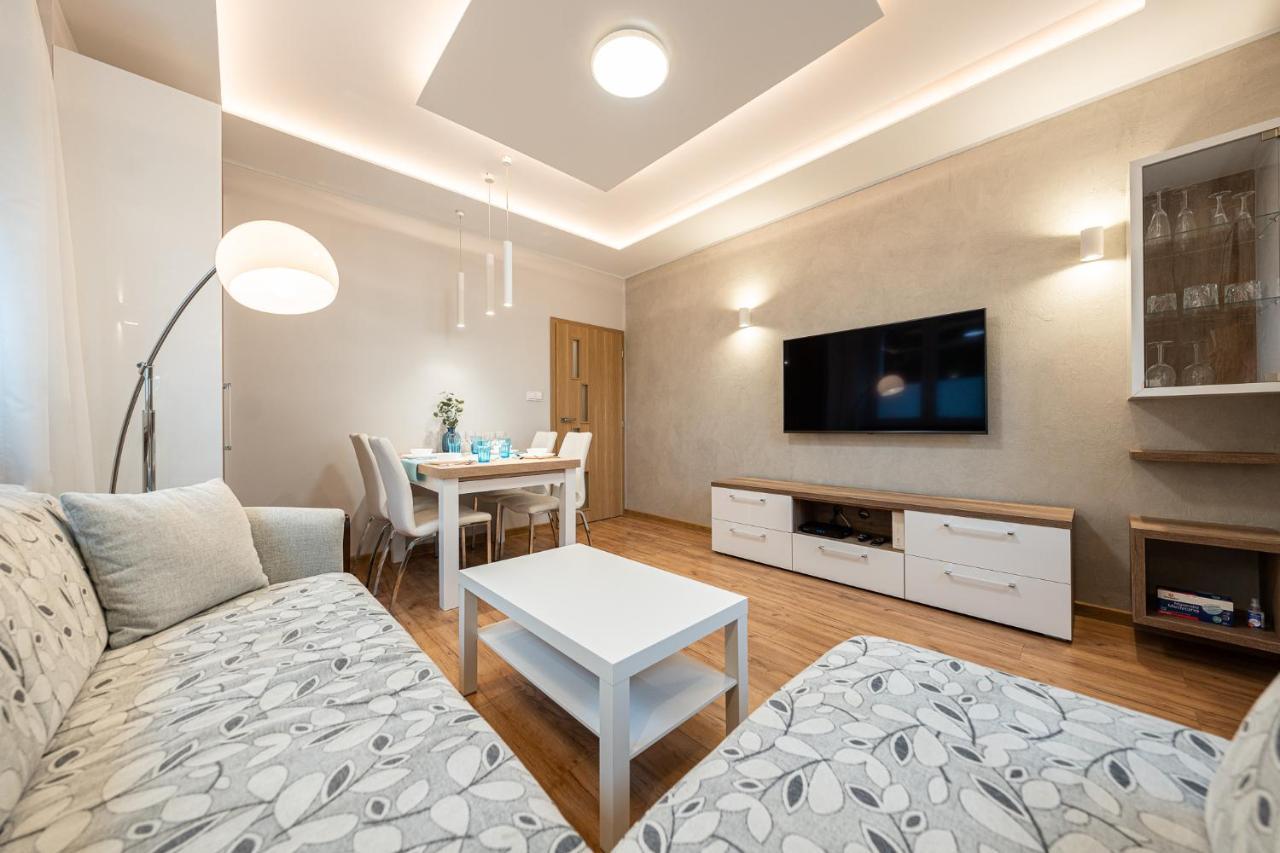 Apartment Bluebird Katowice Near Spodek Mck & City Center Екстер'єр фото